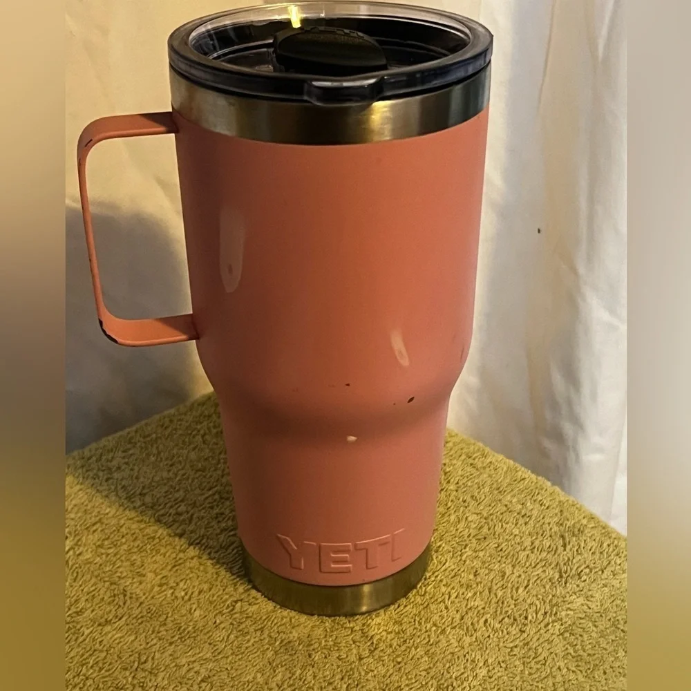 Yeti‎ Rambler Vacuum Travel Mug with Stronghold Lid - 30 fl. oz.Ltd Edition Pink